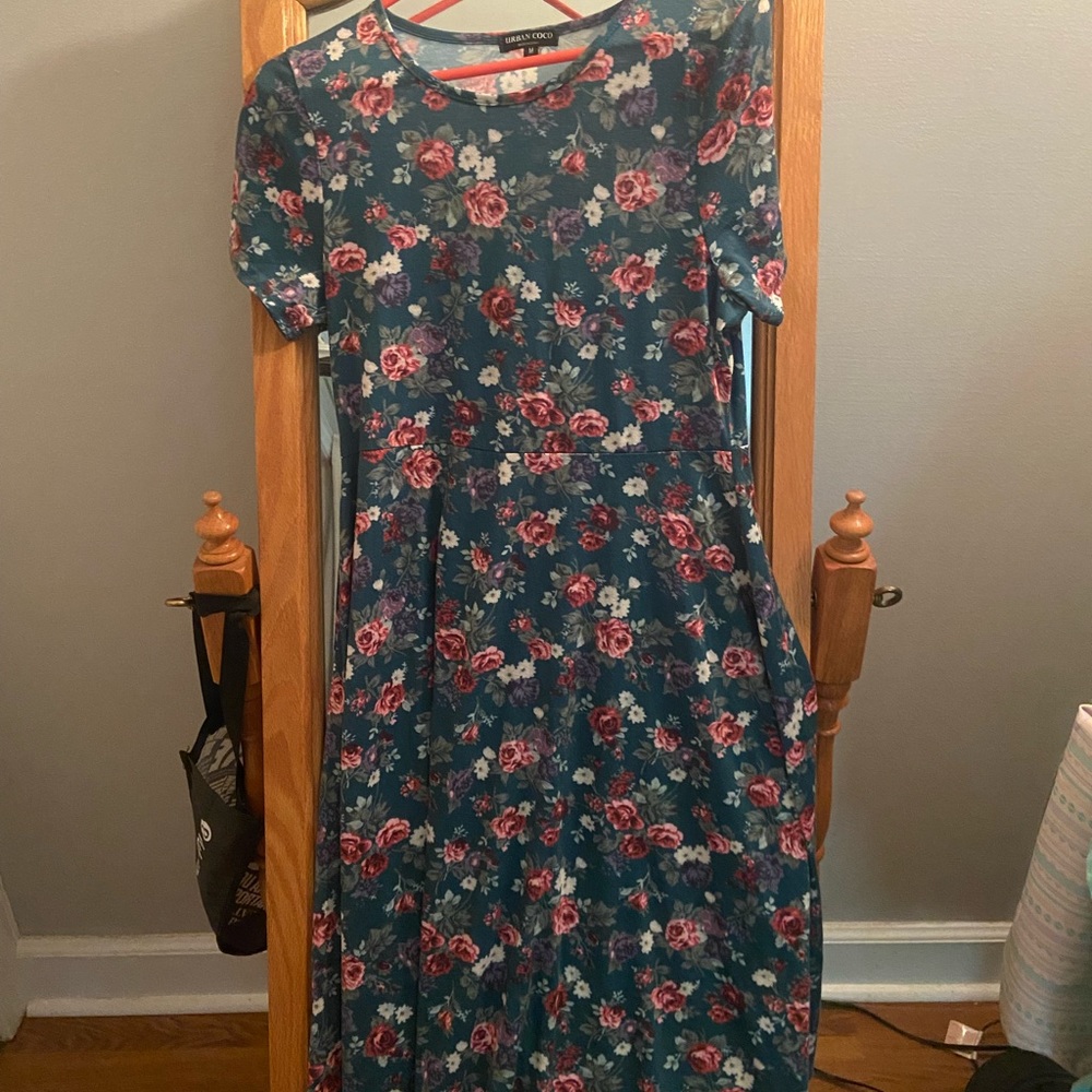 Beautiful rose patterned dress!